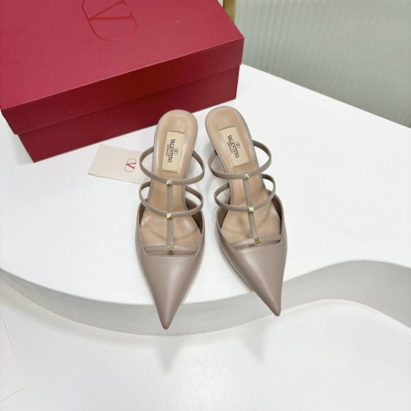 repliche,replica,perfette,siti di,affidabili,migliori siti,dove comprare,1:1,scarpe da ginnastica Pantofole a punta con tacco alto da passerella VALENTINVT