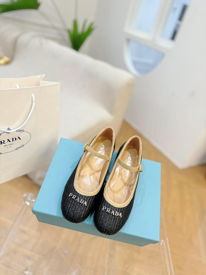 repliche,replica,perfette,siti di,affidabili,migliori siti,dove comprare,1:1,scarpe da ginnastica PRADA 24 ballerine con monogramma da passerella
