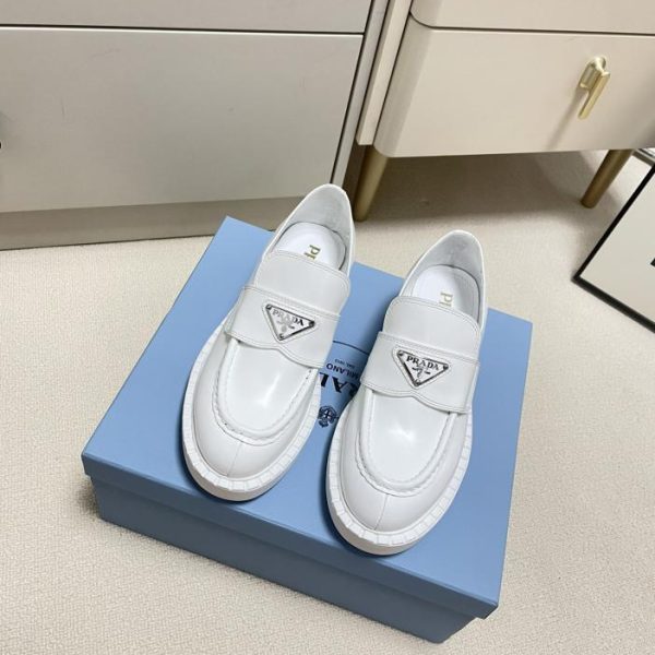 repliche,replica,perfette,siti di,affidabili,migliori siti,dove comprare,1:1,scarpe da ginnastica I nuovi classici mocassini a triangolo di RADA