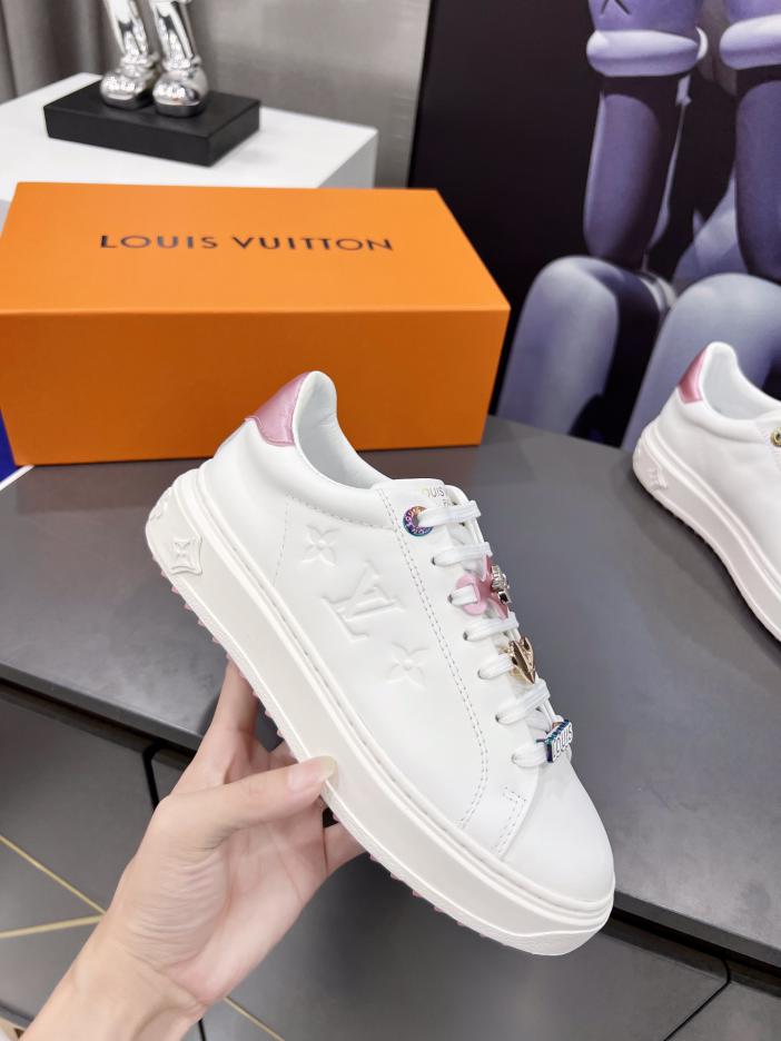 repliche,replica,perfette,siti di,affidabili,migliori siti,dove comprare,1:1,scarpe da ginnastica Stanno arrivando le scarpe bianche Louis Vuiton / questo modello di sneakers Time Out Louis Vuiton repliche,replica,perfette,siti di,affidabili,migliori siti,dove comprare,1:1,scarpe da ginnastica Stanno arrivando le scarpe bianche Louis Vuiton / questo modello di sneakers Time Out Louis Vuiton