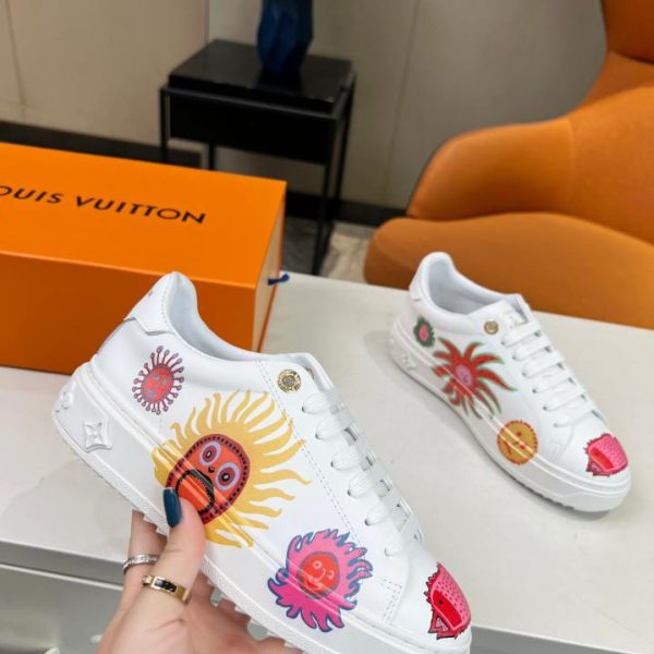 repliche,replica,perfette,siti di,affidabili,migliori siti,dove comprare,1:1,scarpe da ginnastica Stanno arrivando le scarpe bianche Louis Vuiton / questo modello di sneakers Time Out Louis Vuiton