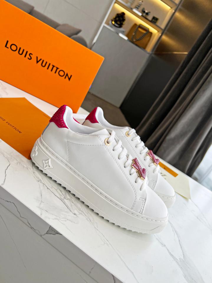 repliche,replica,perfette,siti di,affidabili,migliori siti,dove comprare,1:1,scarpe da ginnastica Sneakers Louis Vuiton con nuova lettera in strass repliche,replica,perfette,siti di,affidabili,migliori siti,dove comprare,1:1,scarpe da ginnastica Sneakers Louis Vuiton con nuova lettera in strass