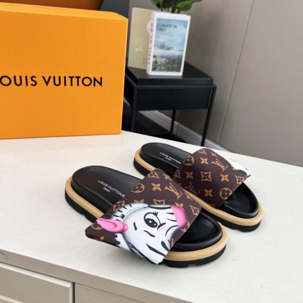 repliche,replica,perfette,siti di,affidabili,migliori siti,dove comprare,1:1,scarpe da ginnastica Sandali Louis Vuiton 2024 con logo in rilievo