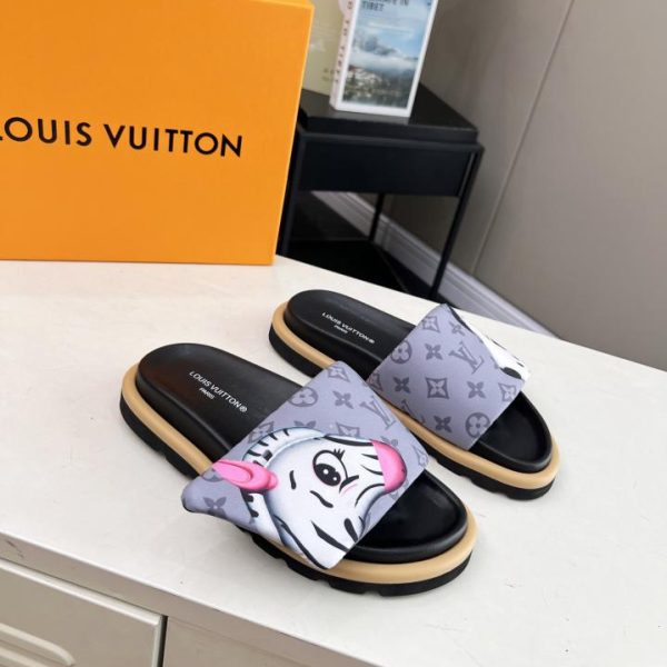Sandali Louis Vuiton 2024 con logo in rilievo
