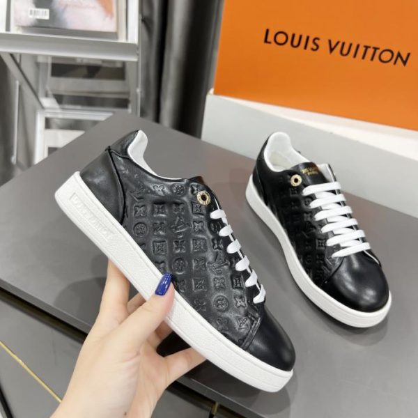 repliche,replica,perfette,siti di,affidabili,migliori siti,dove comprare,1:1,scarpe da ginnastica Scarpe bianche Louis Vuiton classiche sneakers Frontrow Louis Vuiton