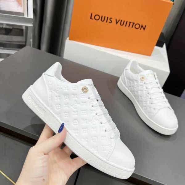 repliche,replica,perfette,siti di,affidabili,migliori siti,dove comprare,1:1,scarpe da ginnastica Scarpe bianche Louis Vuiton classiche sneakers Frontrow Louis Vuiton