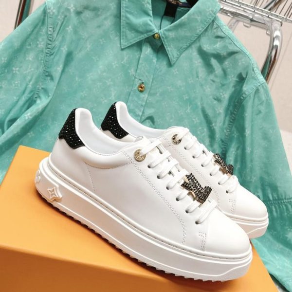 repliche,replica,perfette,siti di,affidabili,migliori siti,dove comprare,1:1,scarpe da ginnastica Sneakers Louis Vuiton contro nuove scarpe bianche con strass lettera