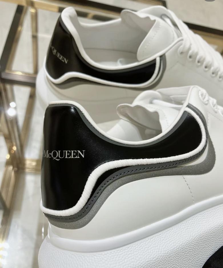 repliche,replica,perfette,siti di,affidabili,migliori siti,dove comprare,1:1,scarpe da ginnastica Versione top con coda riflettente di Alexander McQueen