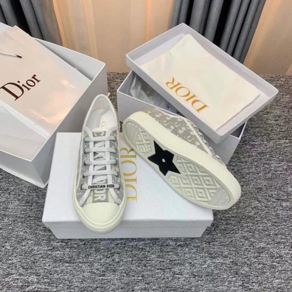 Versione top con ricamo elettrico ricamo Dior