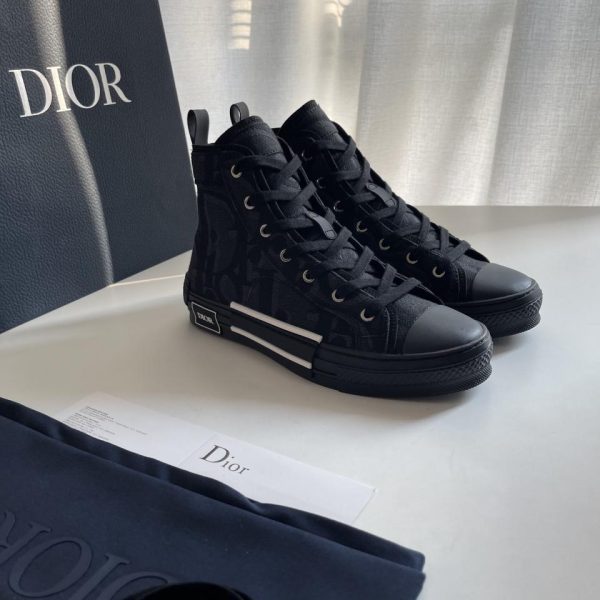 repliche,replica,perfette,siti di,affidabili,migliori siti,dove comprare,1:1,scarpe da ginnastica Le nuove sneakers alte B23 stampate di Dior