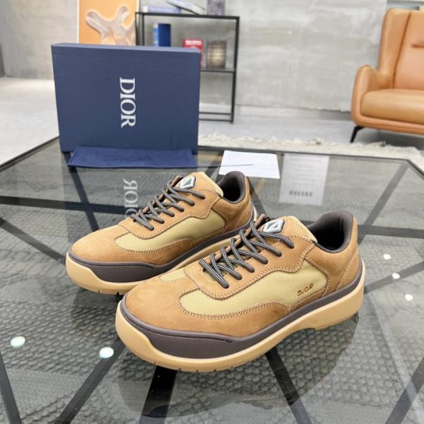 repliche,replica,perfette,siti di,affidabili,migliori siti,dove comprare,1:1,scarpe da ginnastica Le scarpe in pelle Dior versione top contrastano il nuovo stile