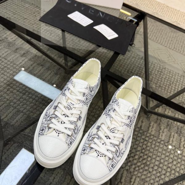 repliche,replica,perfette,siti di,affidabili,migliori siti,dove comprare,1:1,scarpe da ginnastica GIVENCHY contro il nuovo stile contro il nuovo stile