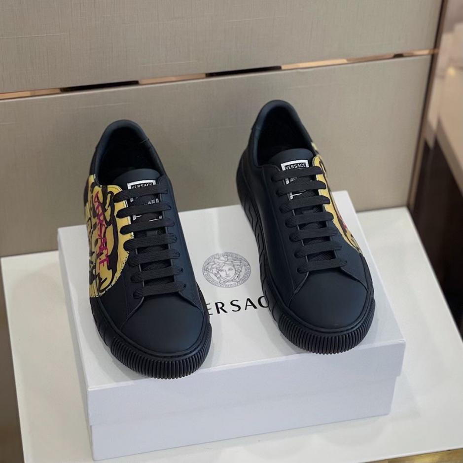 repliche,replica,perfette,siti di,affidabili,migliori siti,dove comprare,1:1,scarpe da ginnastica VERSACE (versione premium) sneakers moda jogging da uomo