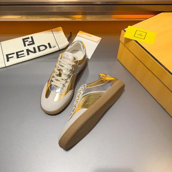 repliche,replica,perfette,siti di,affidabili,migliori siti,dove comprare,1:1,scarpe da ginnastica Fendi First abbina le sneakers papà con la suola spessa