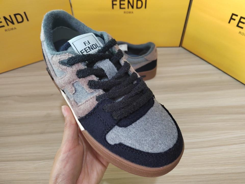 repliche,replica,perfette,siti di,affidabili,migliori siti,dove comprare,1:1,scarpe da ginnastica Fendi nuove scarpe casual per le coppie