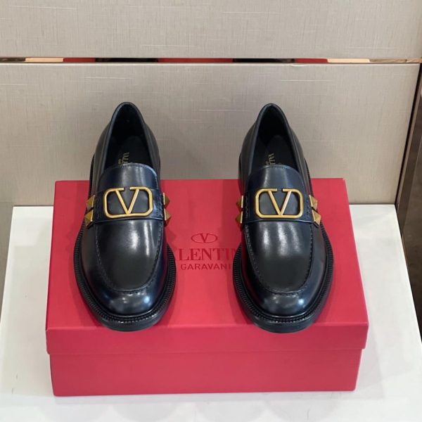 repliche,replica,perfette,siti di,affidabili,migliori siti,dove comprare,1:1,scarpe da ginnastica Gli ultimi mocassini in pelle di vacchetta di Valentino