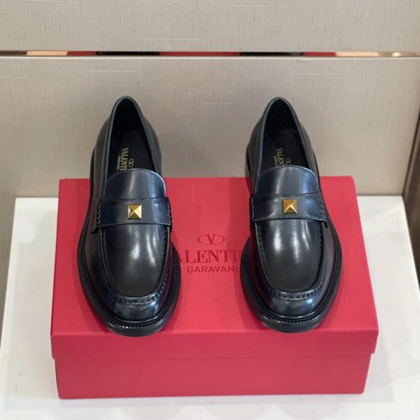 repliche,replica,perfette,siti di,affidabili,migliori siti,dove comprare,1:1,scarpe da ginnastica Gli ultimi mocassini in pelle di vacchetta di Valentino