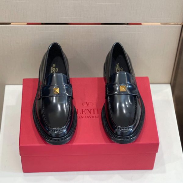 repliche,replica,perfette,siti di,affidabili,migliori siti,dove comprare,1:1,scarpe da ginnastica Gli ultimi mocassini in pelle di vacchetta di Valentino