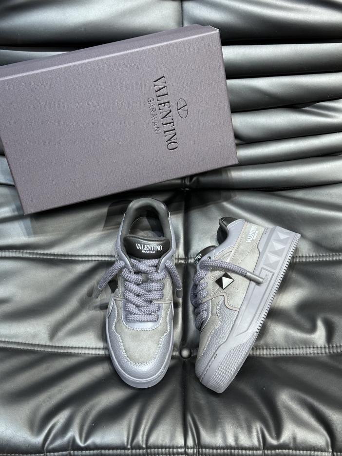 repliche,replica,perfette,siti di,affidabili,migliori siti,dove comprare,1:1,scarpe da ginnastica Valentino sneakers con suola spessa con un borchia repliche,replica,perfette,siti di,affidabili,migliori siti,dove comprare,1:1,scarpe da ginnastica Valentino sneakers con suola spessa con un borchia