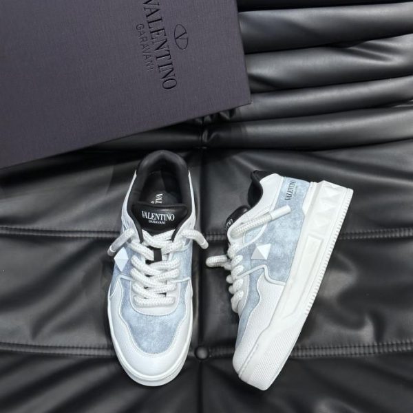 repliche,replica,perfette,siti di,affidabili,migliori siti,dove comprare,1:1,scarpe da ginnastica Valentino sneakers con suola spessa con un borchia