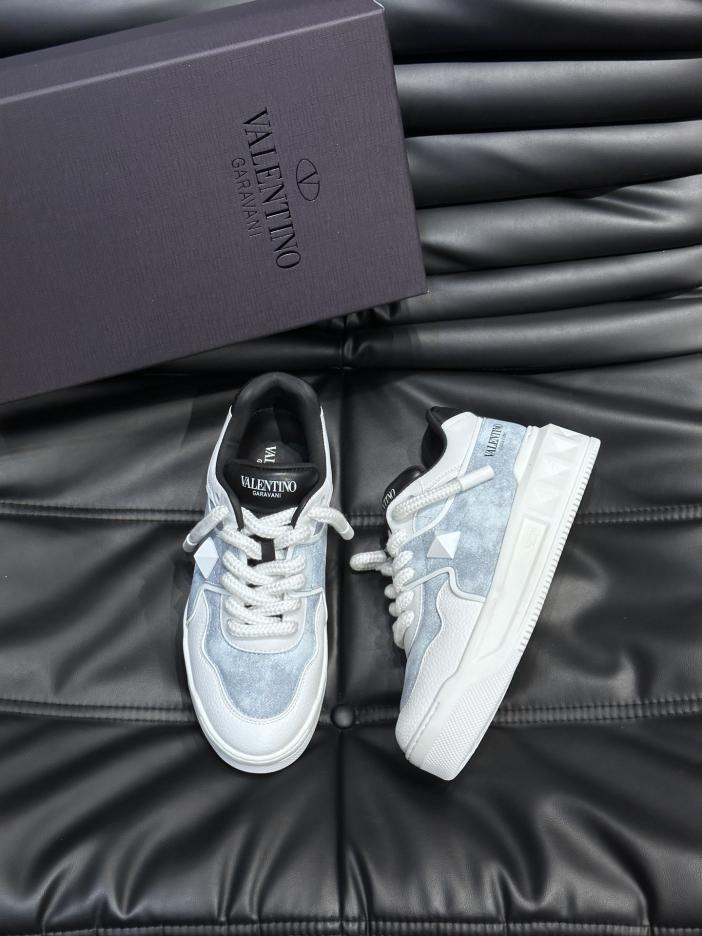 repliche,replica,perfette,siti di,affidabili,migliori siti,dove comprare,1:1,scarpe da ginnastica Valentino sneakers con suola spessa con un borchia repliche,replica,perfette,siti di,affidabili,migliori siti,dove comprare,1:1,scarpe da ginnastica Valentino sneakers con suola spessa con un borchia