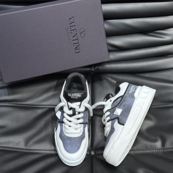 repliche,replica,perfette,siti di,affidabili,migliori siti,dove comprare,1:1,scarpe da ginnastica Valentino sneakers con suola spessa con un borchia