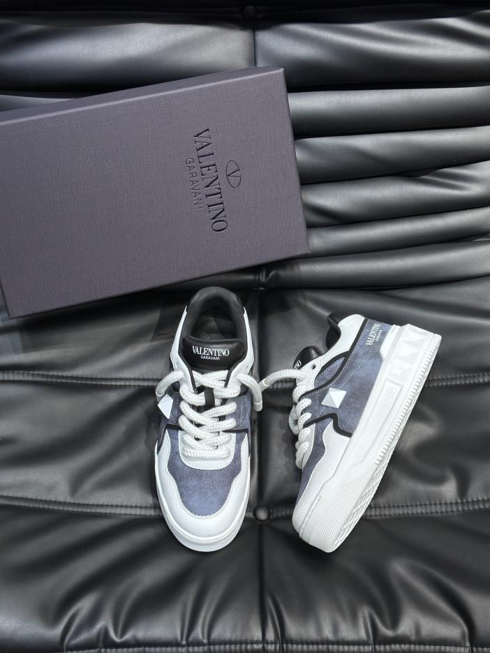 repliche,replica,perfette,siti di,affidabili,migliori siti,dove comprare,1:1,scarpe da ginnastica Valentino sneakers con suola spessa con un borchia repliche,replica,perfette,siti di,affidabili,migliori siti,dove comprare,1:1,scarpe da ginnastica Valentino sneakers con suola spessa con un borchia