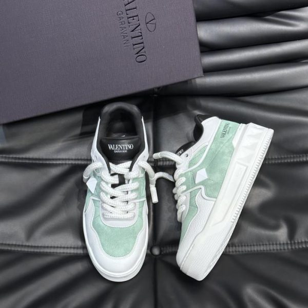 repliche,replica,perfette,siti di,affidabili,migliori siti,dove comprare,1:1,scarpe da ginnastica Valentino sneakers con suola spessa con un borchia