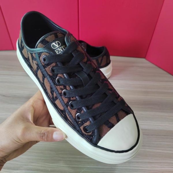 repliche,replica,perfette,siti di,affidabili,migliori siti,dove comprare,1:1,scarpe da ginnastica Valentino nuove scarpe in tela ricamata con suola spessa