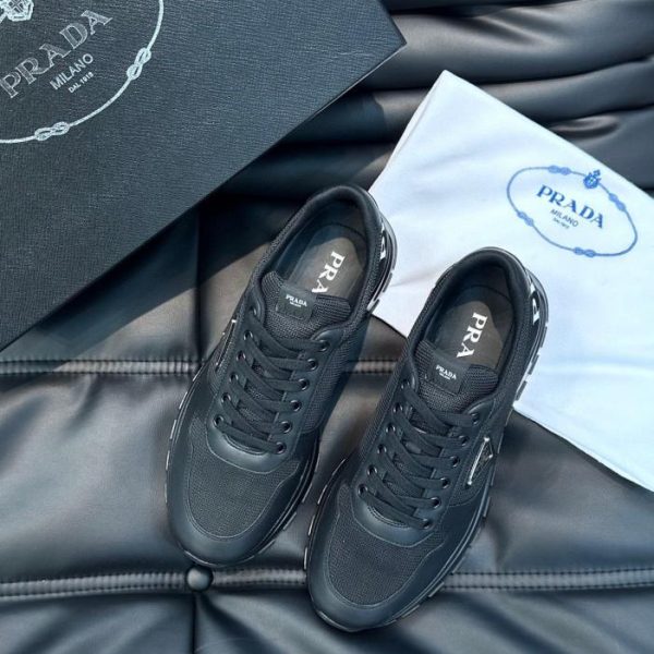 Scarpe da ginnastica in pelle Prada