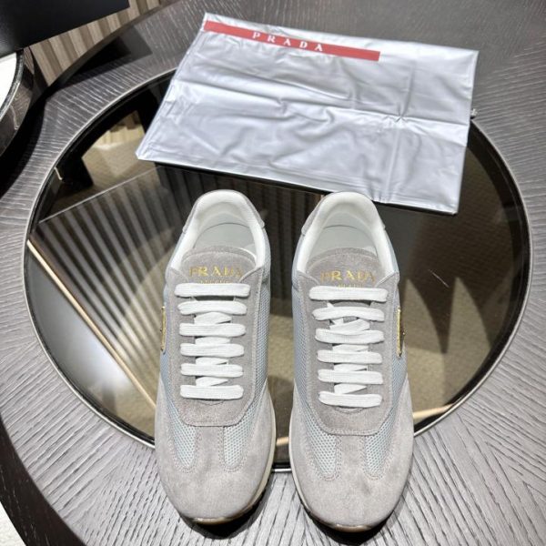 repliche,replica,perfette,siti di,affidabili,migliori siti,dove comprare,1:1,scarpe da ginnastica Scarpe da ginnastica Prada in camoscio