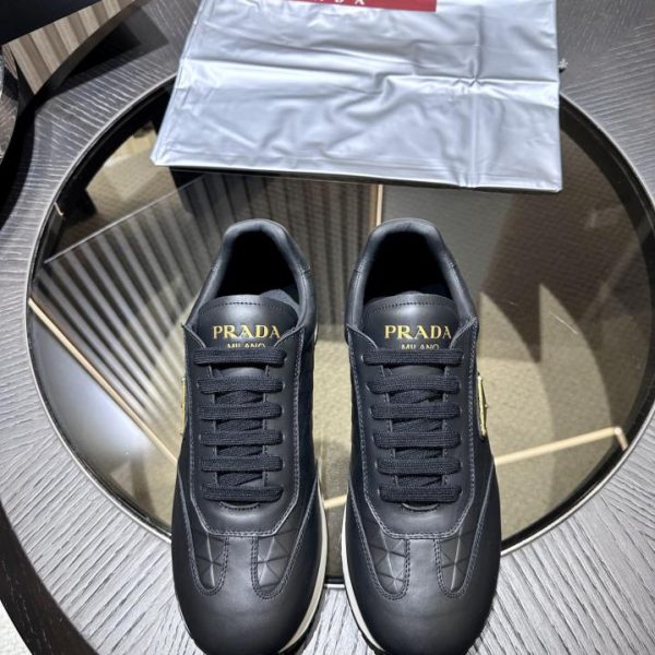 repliche,replica,perfette,siti di,affidabili,migliori siti,dove comprare,1:1,scarpe da ginnastica Scarpe da ginnastica Prada in camoscio
