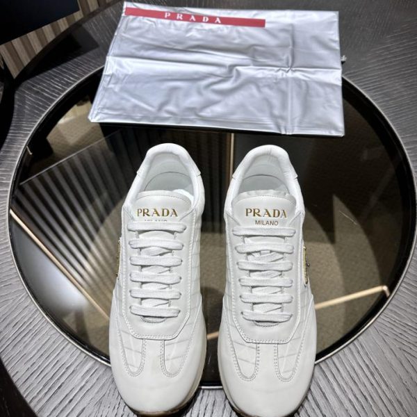repliche,replica,perfette,siti di,affidabili,migliori siti,dove comprare,1:1,scarpe da ginnastica Scarpe da ginnastica Prada in camoscio