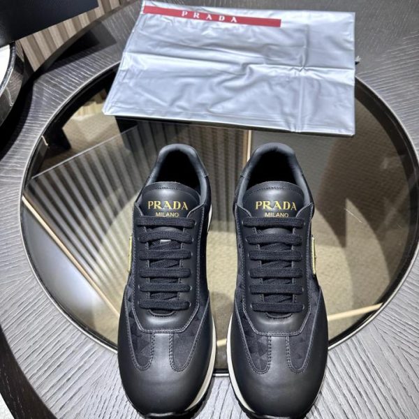 repliche,replica,perfette,siti di,affidabili,migliori siti,dove comprare,1:1,scarpe da ginnastica Scarpe da ginnastica Prada in camoscio