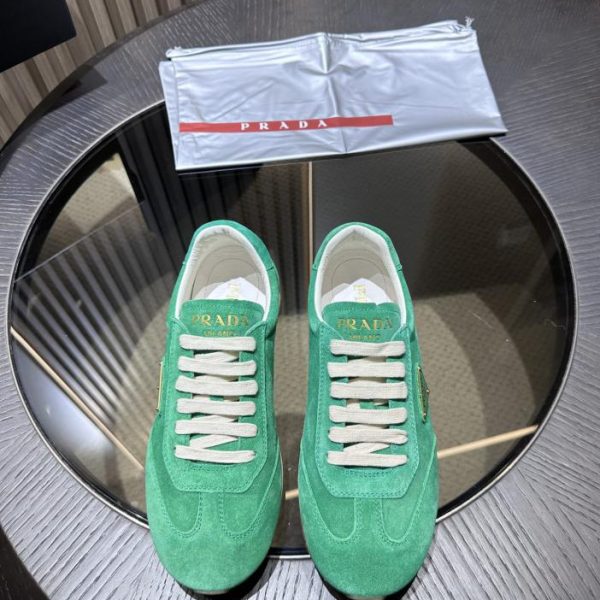 repliche,replica,perfette,siti di,affidabili,migliori siti,dove comprare,1:1,scarpe da ginnastica Scarpe da ginnastica Prada in camoscio