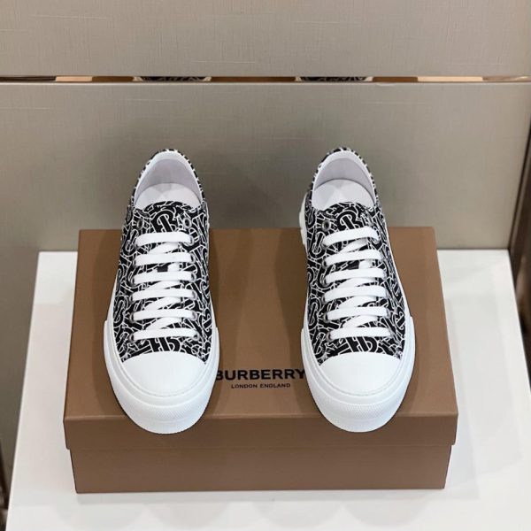 repliche,replica,perfette,siti di,affidabili,migliori siti,dove comprare,1:1,scarpe da ginnastica Scarpe da ginnastica Burberr con motivo vintage check