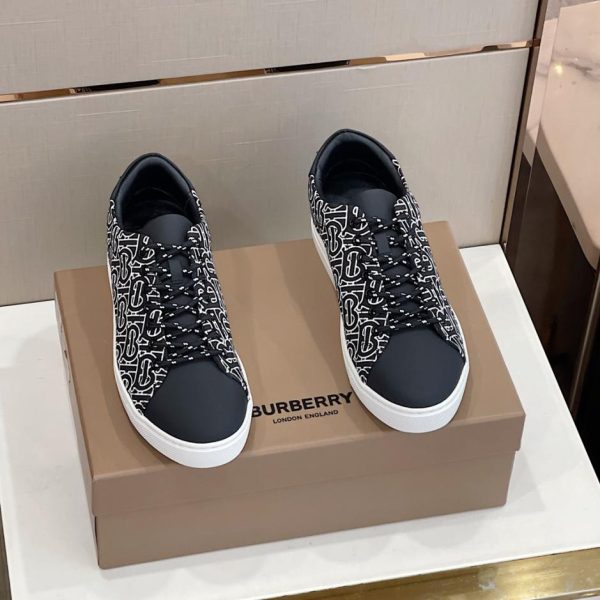 repliche,replica,perfette,siti di,affidabili,migliori siti,dove comprare,1:1,scarpe da ginnastica Il sito ufficiale Burberr sincronizza le scarpe casual