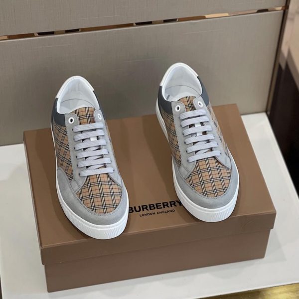 repliche,replica,perfette,siti di,affidabili,migliori siti,dove comprare,1:1,scarpe da ginnastica Il sito ufficiale Burberr sincronizza le scarpe casual