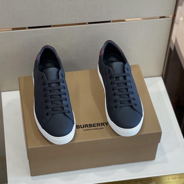 repliche,replica,perfette,siti di,affidabili,migliori siti,dove comprare,1:1,scarpe da ginnastica Il sito ufficiale Burberr sincronizza le scarpe casual