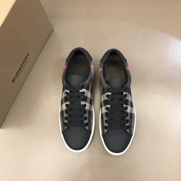 repliche,replica,perfette,siti di,affidabili,migliori siti,dove comprare,1:1,scarpe da ginnastica Classiche sneakers basse da uomo di Burberr