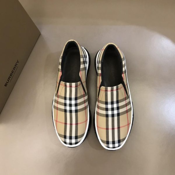 repliche,replica,perfette,siti di,affidabili,migliori siti,dove comprare,1:1,scarpe da ginnastica Burberr sfilata di moda Sneakers Union