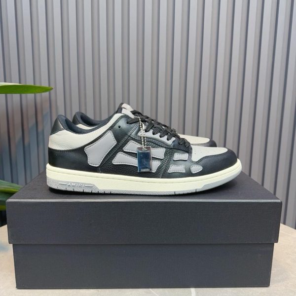 Modello coppia AMIRI