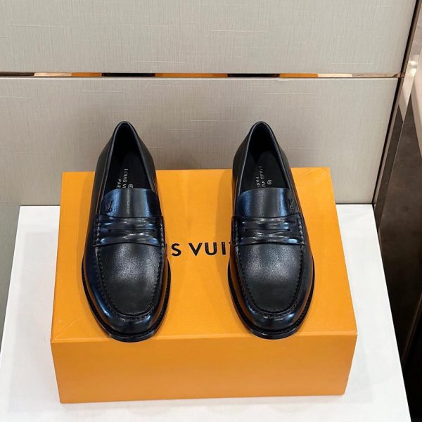 LOUIS VUITTON Mocassini Major realizzati a mano