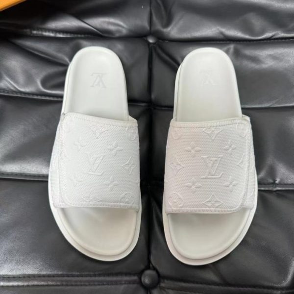 Pantofole primaverili ed estive LOUIS VUITTON contro sincronizzazione