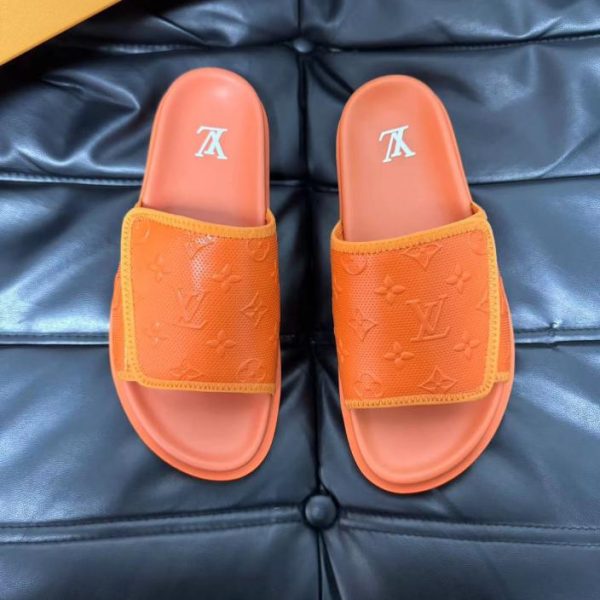 Pantofole primaverili ed estive LOUIS VUITTON contro sincronizzazione
