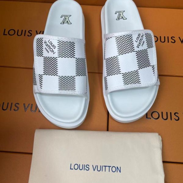 Pantofole primaverili ed estive LOUIS VUITTON contro sincronizzazione