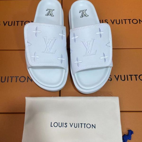 Pantofole primaverili ed estive LOUIS VUITTON contro sincronizzazione