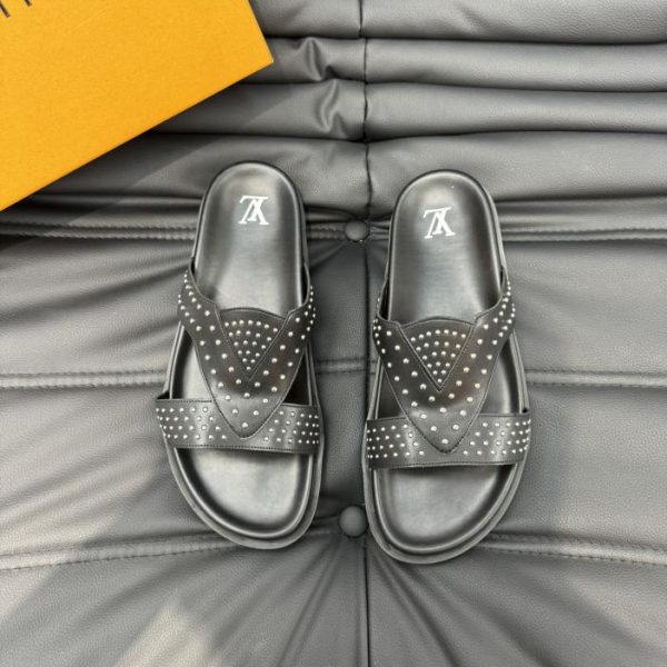 Pantofole primaverili ed estive LOUIS VUITTON contro sincronizzazione