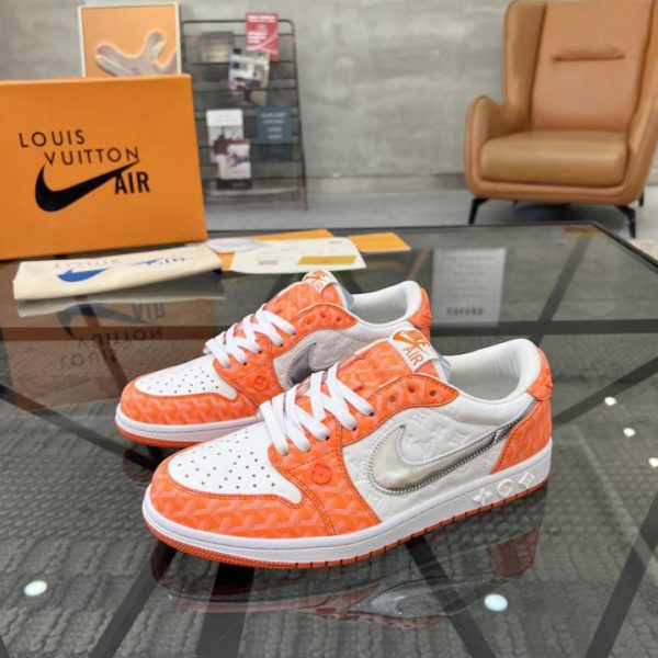 LOUIS VUITTON è il top per l'acquisto di sneakers sportive congiunte
