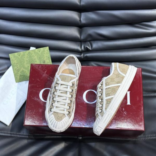repliche,replica,perfette,siti di,affidabili,migliori siti,dove comprare,1:1,scarpe da ginnastica Sneakers della coppia Gucci in tela con stampa GG
